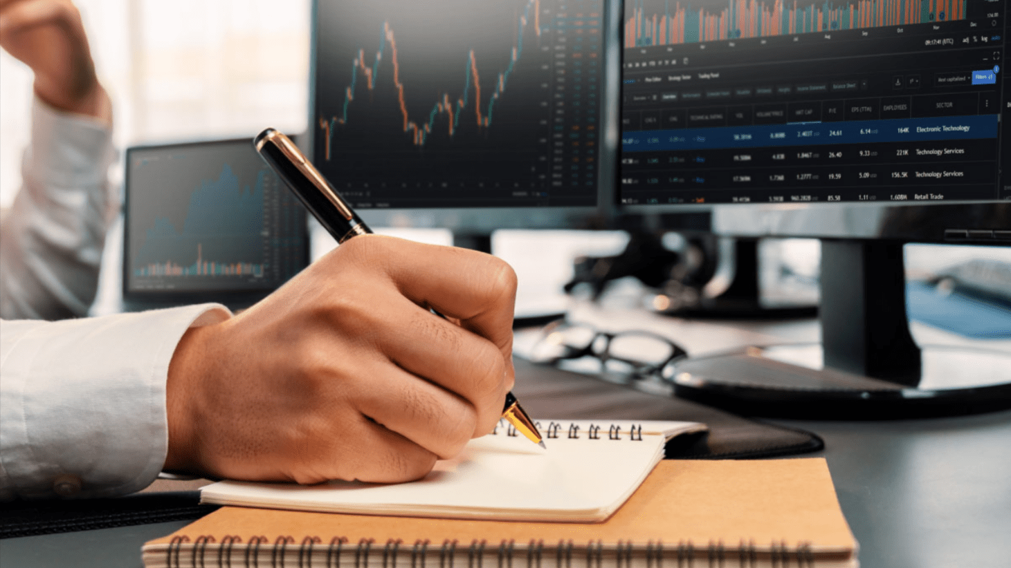 Building Your Forex Trading Edge: The Power of Journaling and Performance Analytics